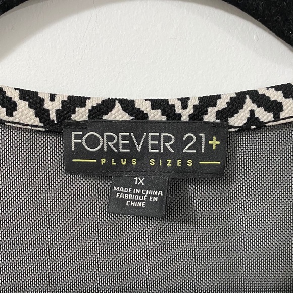 Forever 21 Black & White Cropped Tank Top | 1X - Picture 4 of 7